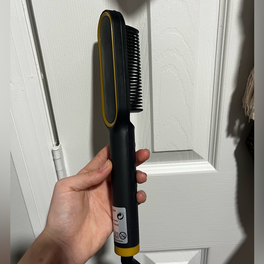 Hair straightening brush